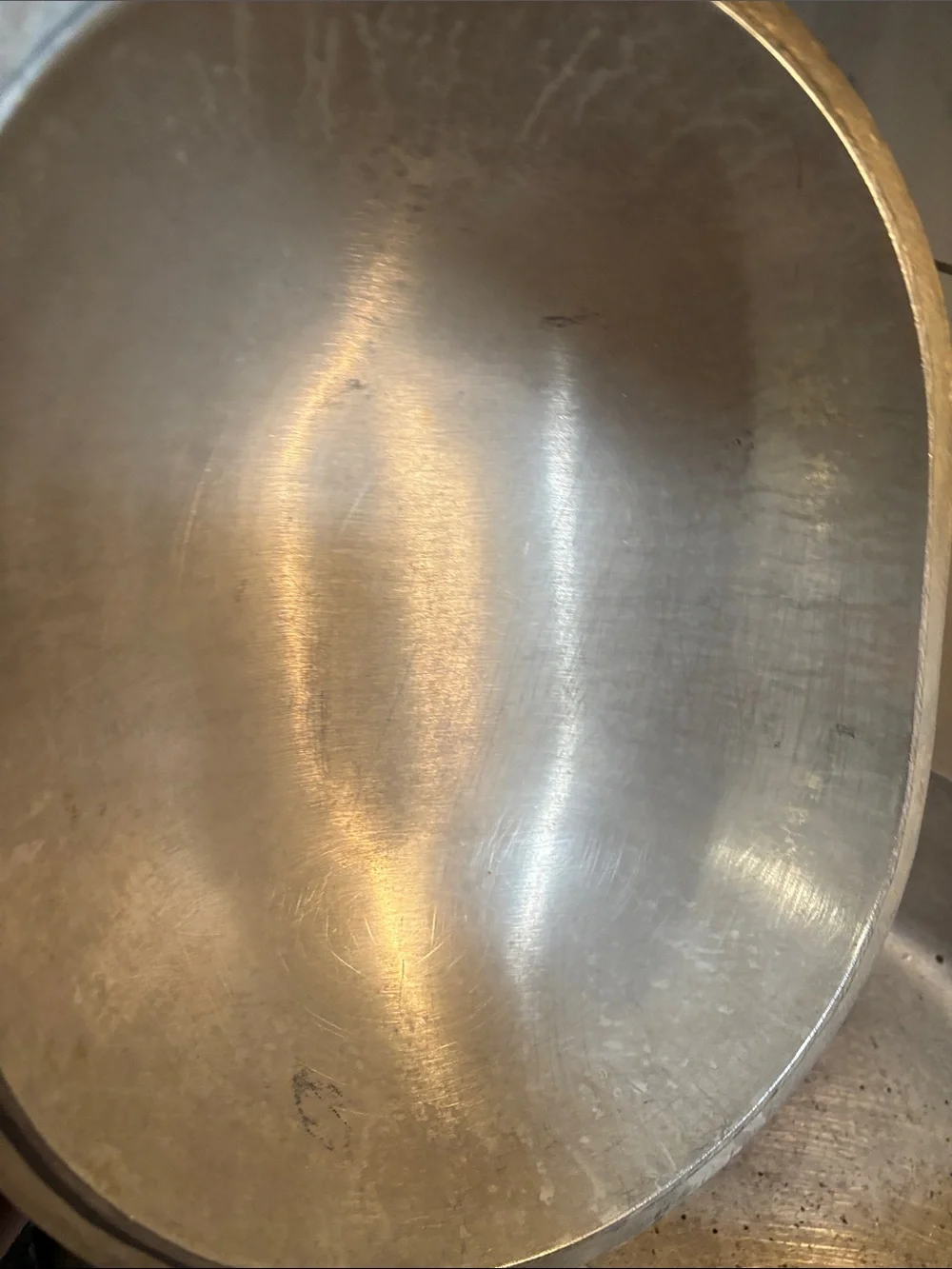 Silver Cast Aluminum Roaster with Hammered-Texture Dome Lid(Over 5lbs)